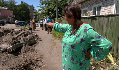 У Смілі обрізають дерева У Смілі обрізають дерева
