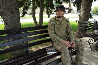 Герой України Олександр Іванцов планує перекласти книгу про оборону Маріуполя англійською та французькою Герой України Олександр Іванцов планує перекласти книгу про оборону Маріуполя англійською та французькою