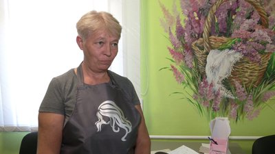 "Мінімум 10 відвідувачів щодня": як працює оновлена соціальна перукарня у Мені "Мінімум 10 відвідувачів щодня": як працює оновлена соціальна перукарня у Мені
