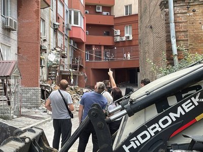 Врятувала сукня. Що розповідає вагітна зі зруйнованого ракетою під'їзду в центрі Дніпра Врятувала сукня. Що розповідає вагітна зі зруйнованого ракетою під'їзду в центрі Дніпра