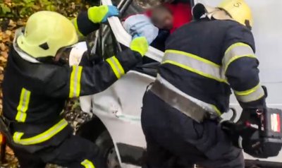 Рятувальники деблокували тіло 50-річного чоловіка Рятувальники деблокували тіло 50-річного чоловіка