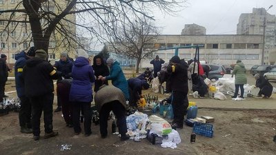 Волонтери із Сумщини виготовили маскувальних сіток на 71700 км2 Волонтери із Сумщини виготовили маскувальних сіток на 71700 км2