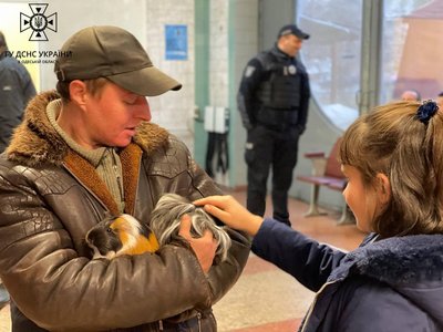 Пушка, Мішка та Мажор – до роботи у Пунктах незламності в Одесі ДСНС залучили тварин Пушка, Мішка та Мажор – до роботи у Пунктах незламності в Одесі ДСНС залучили тварин