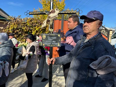 На Вінниччині прощаються із 7-річною Діаною, яка загинула внаслідок російської атаки На Вінниччині прощаються із 7-річною Діаною, яка загинула внаслідок російської атаки