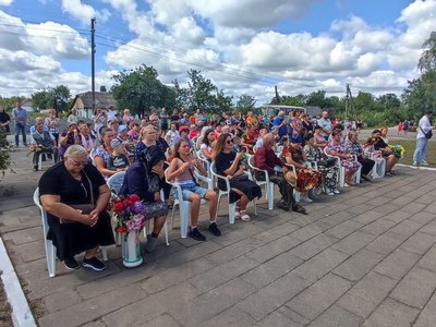 Алея Слави в Луках: на Житомирщині вшанували пам’ять шести загиблих Героїв Алея Слави в Луках: на Житомирщині вшанували пам’ять шести загиблих Героїв