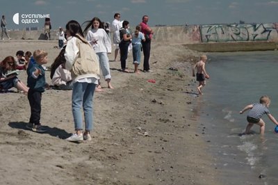 "Окрім сміття — уламки безпілотників": як в Одесі готують пляжі до нового сезону "Окрім сміття — уламки безпілотників": як в Одесі готують пляжі до нового сезону