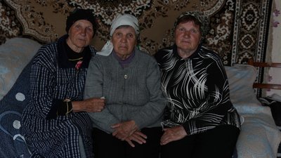 "Додому хочеться": сестри з Херсонщини, чиї будинки зруйнувала армія РФ, облаштовують життя на Миколаївщині "Додому хочеться": сестри з Херсонщини, чиї будинки зруйнувала армія РФ, облаштовують життя на Миколаївщині