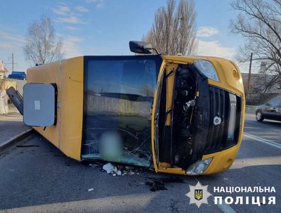 ДТП на Київщині: постраждало п'ять пасажирів маршрутки ДТП на Київщині: постраждало п'ять пасажирів маршрутки