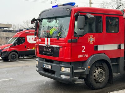 РФ ударила по американському заводу в Дніпрі, на дороги витекло 300 тонн олії. Що кажуть очевидці