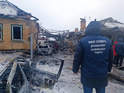 Дронова атака на Черкаси 2 лютого: прокурори фіксують наслідки Дронова атака на Черкаси 2 лютого: прокурори фіксують наслідки