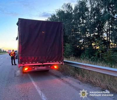Зіткнувся з легковиком і збив велосипедиста: на Рівненщині сталася смертельна ДТП на трасі Київ-Чоп Зіткнувся з легковиком і збив велосипедиста: на Рівненщині сталася смертельна ДТП на трасі Київ-Чоп