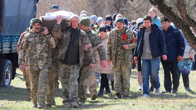 На Чернігівщині поховали військового Володимира Каленіченка На Чернігівщині поховали військового Володимира Каленіченка