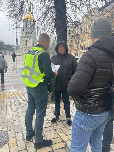 Хотів приховати розкрадання під час ремонту укриття: на Київщині підприємця упіймали на хабарі слідчому Хотів приховати розкрадання під час ремонту укриття: на Київщині підприємця упіймали на хабарі слідчому