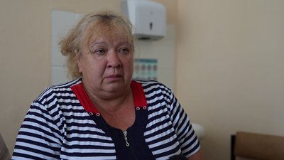 "Усе свистіло, на дах прилетів велосипед". Жителі Зеленівки поблизу Херсона про наслідки російського авіаудару "Усе свистіло, на дах прилетів велосипед". Жителі Зеленівки поблизу Херсона про наслідки російського авіаудару