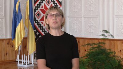 Батьки та учні ліцею у Великих Межирічах на Рівненщині просять не звільняти директорку Батьки та учні ліцею у Великих Межирічах на Рівненщині просять не звільняти директорку