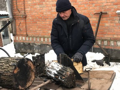 Зробив сам: за день житель Бердичівської громади сконструював генератор, за тиждень – пересувний дровокол Зробив сам: за день житель Бердичівської громади сконструював генератор, за тиждень – пересувний дровокол