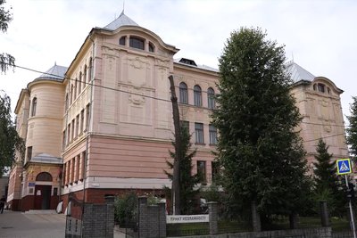 1 вересня у пілотному ліцеї в Чернівцях: як стартувала реформа старшої школи 1 вересня у пілотному ліцеї в Чернівцях: як стартувала реформа старшої школи
