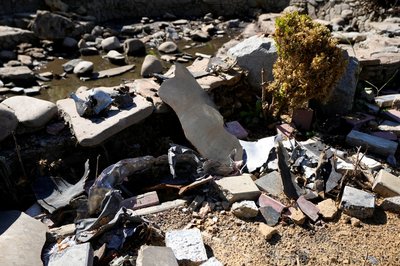 "Тут загинуло дуже багато людей": місяць після удару РФ по базі відпочинку під Харковом "Тут загинуло дуже багато людей": місяць після удару РФ по базі відпочинку під Харковом