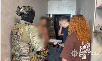 До 3000 доларів за фіктивний шлюб: на Одещині судитимуть шістьох учасників схеми До 3000 доларів за фіктивний шлюб: на Одещині судитимуть шістьох учасників схеми