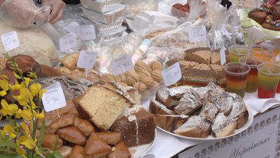 У Вінниці ліцеїсти зібрали 100 тисяч гривень для захисників У Вінниці ліцеїсти зібрали 100 тисяч гривень для захисників