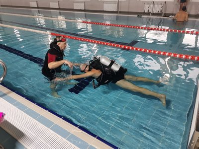 "Під водою людина по-іншому себе почуває": у Полтаві реабілітують воїнів за допомогою дайвінгу "Під водою людина по-іншому себе почуває": у Полтаві реабілітують воїнів за допомогою дайвінгу