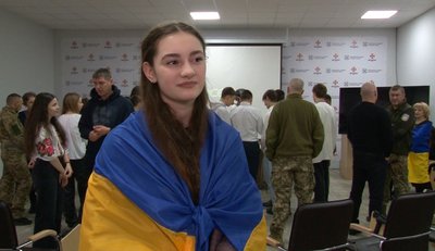 "Захисники майбутнього": у День Соборності у Черкасах ветерани провели зустріч зі школярами "Захисники майбутнього": у День Соборності у Черкасах ветерани провели зустріч зі школярами