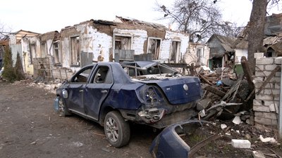 "Нема куди повертатися": черкасці долають наслідки дронової атаки на місто "Нема куди повертатися": черкасці долають наслідки дронової атаки на місто
