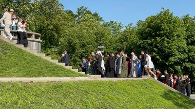 Освятили престол у соборі: на Черкащині відзначили річницю перепоховання Тараса Шевченка Освятили престол у соборі: на Черкащині відзначили річницю перепоховання Тараса Шевченка