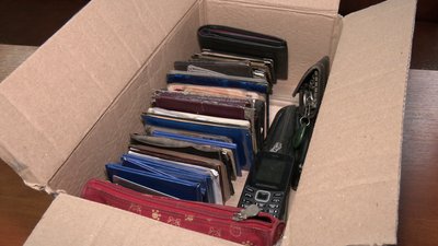 Телефони та документи: які речі гублять пасажири в тролейбусах Рівного Телефони та документи: які речі гублять пасажири в тролейбусах Рівного