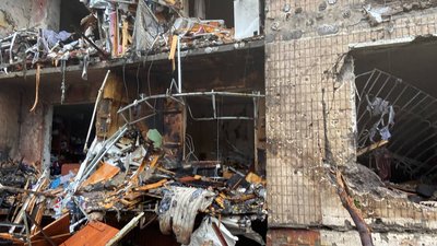 Майже 50 поранених і загиблі: Київ оговтується після повітряної атаки РФ Майже 50 поранених і загиблі: Київ оговтується після повітряної атаки РФ