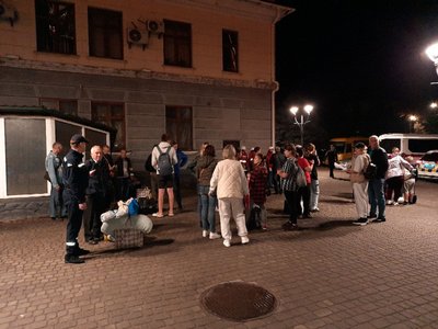 На Черкащину вночі прибув евакуаційний потяг з Донеччини На Черкащину вночі прибув евакуаційний потяг з Донеччини