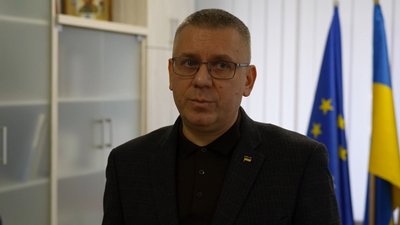 Директор серцево-судинного центру Андрій Кланца розповів, скорочувати медперсонал та закривати відділення в районній лікарні планах немає Директор серцево-судинного центру Андрій Кланца розповів, скорочувати медперсонал та закривати відділення в районній лікарні планах немає
