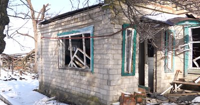 З трьох тисяч жителів залишилося 180. Як виживають під обстрілами РФ у прифронтовому Левадному на Дніпропетровщині З трьох тисяч жителів залишилося 180. Як виживають під обстрілами РФ у прифронтовому Левадному на Дніпропетровщині