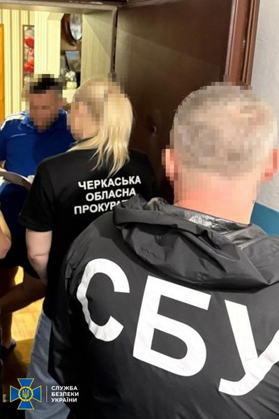 Підробка документів та хабар: двох Черкащан підозрюють у допомозі в ухиленні від мобілізації Підробка документів та хабар: двох Черкащан підозрюють у допомозі в ухиленні від мобілізації