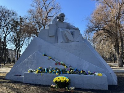"Зробив у вигляді піраміди": пам’ятнику Шевченка у Полтаві 100 років "Зробив у вигляді піраміди": пам’ятнику Шевченка у Полтаві 100 років