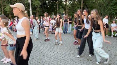 Фінал літнього танцювального змагання серед молоді провели у селищі на Рівненщині Фінал літнього танцювального змагання серед молоді провели у селищі на Рівненщині