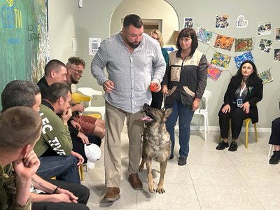 У Житомирі провели каністерапію для військовослужбовців у Центрі життєстійкості У Житомирі провели каністерапію для військовослужбовців у Центрі життєстійкості