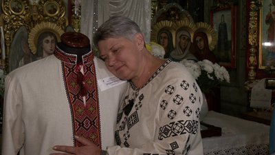 Вишиванки загиблих військових експонували у Свято-Воскресенському соборі міста Рівне Вишиванки загиблих військових експонували у Свято-Воскресенському соборі міста Рівне