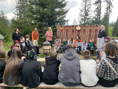 "Діти — наше майбутнє": як благодійний фонд "Крила Фундейшн" підтримує родини на Херсонщині "Діти — наше майбутнє": як благодійний фонд "Крила Фундейшн" підтримує родини на Херсонщині