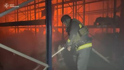 Гасив пожежу після атаки РФ і стався обвал конструкцій: на Чернігівщині поховали рятувальника Михайла Проценка Гасив пожежу після атаки РФ і стався обвал конструкцій: на Чернігівщині поховали рятувальника Михайла Проценка
