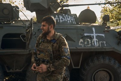 Спогади бабусі та односельців про Дмитра Коцюбайла на позивний Да Вінчі Спогади бабусі та односельців про Дмитра Коцюбайла на позивний Да Вінчі