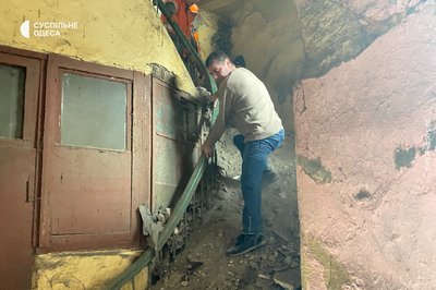 В Одесі у будинку обвалилася частина під'їзду
