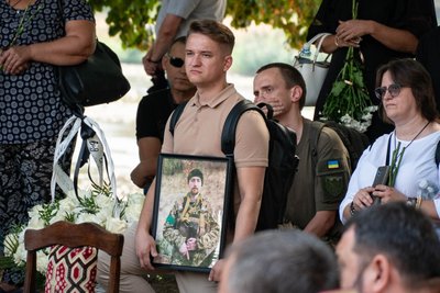 "Талановитий історик, який добровільно пішов на фронт": в Ужгороді попрощалися із полеглим захисником Миколою Гаєвим "Талановитий історик, який добровільно пішов на фронт": в Ужгороді попрощалися із полеглим захисником Миколою Гаєвим