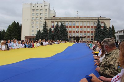 Вишивана хода та відзначення волонтерів: на Черкащині відбулися урочистості до Дня Незалежності Вишивана хода та відзначення волонтерів: на Черкащині відбулися урочистості до Дня Незалежності