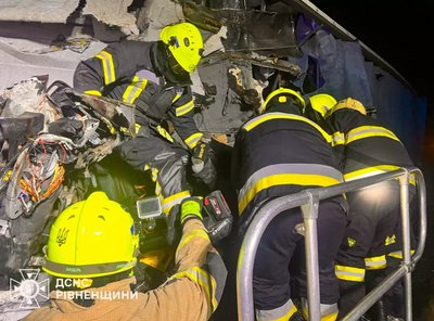 Загинула людина через зіткнення двох вантажівок поблизу Рівного Загинула людина через зіткнення двох вантажівок поблизу Рівного