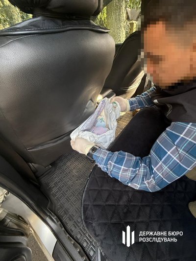 В отриманні хабаря понад три мільйони гривень підозрюють начальника надлісництва на Рівненщині В отриманні хабаря понад три мільйони гривень підозрюють начальника надлісництва на Рівненщині