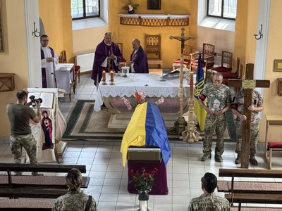 У Сумах попрощалися з воїном Хуаном Карлосом Хулою із Колумбії