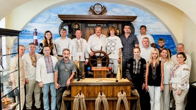 Секстанти, хронометри та капітанський місток: у Житомирі відкрили нову залу музею астрономії Секстанти, хронометри та капітанський місток: у Житомирі відкрили нову залу музею астрономії