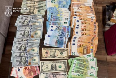 У Дніпрі викрили схему привласнення коштів, виділених на відновлення будинків, пошкоджених через обстріли У Дніпрі викрили схему привласнення коштів, виділених на відновлення будинків, пошкоджених через обстріли
