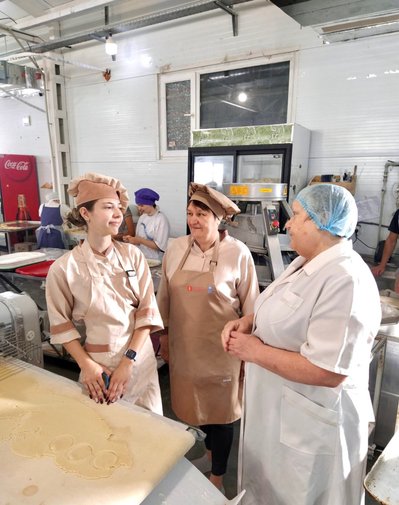 У Миколаєві навчають працевлаштовують людей з порушенням слуху У Миколаєві навчають працевлаштовують людей з порушенням слуху